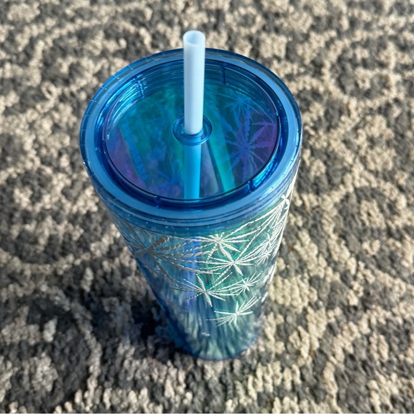 Starbucks 2023 Blue Snowflake Iridescent Tumbler Cold Cup- Venti - Picture 4 of 6